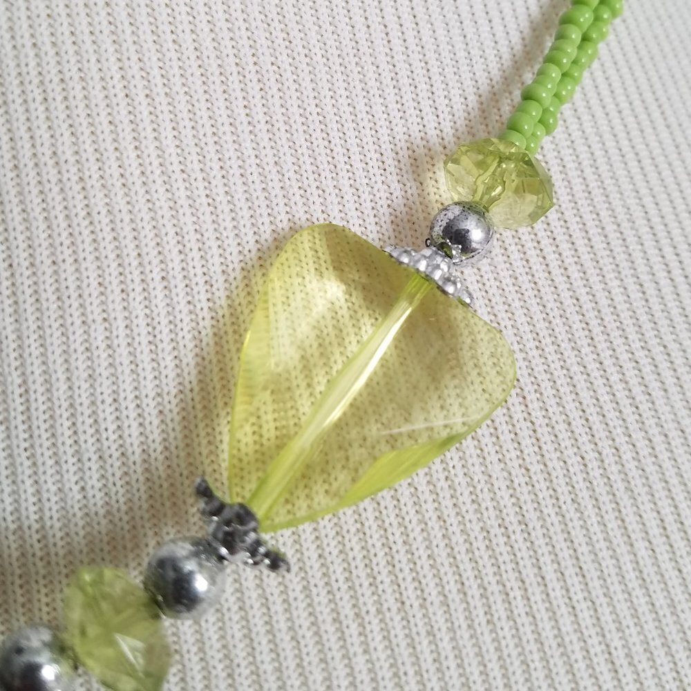 Free with Any purchase 20" green silver beaded necklace with earrings - Picture 2 of 4